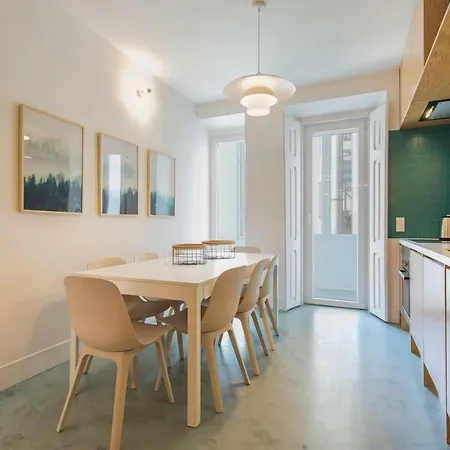 Διαμέρισμα Lovelystay - Wide & Bright 4 Families