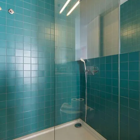 Lovelystay - Wide & Bright 4 Families