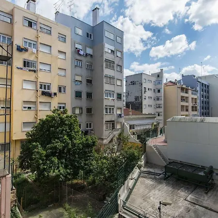 Lovelystay - Wide & Bright 4 Families Apartment