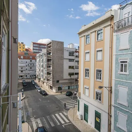 Lovelystay - Wide & Bright 4 Families Apartment