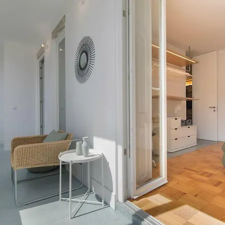 Lovelystay - Wide & Bright 4 Families Apartment