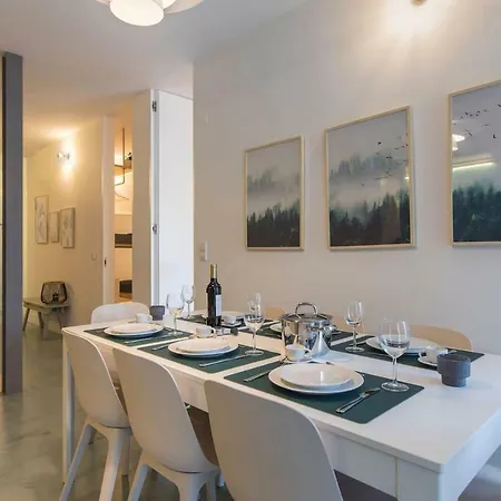 Lovelystay - Wide & Bright 4 Families