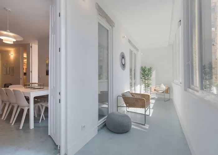 Апартаменти Lovelystay - Wide & Bright 4 Families Лісабон