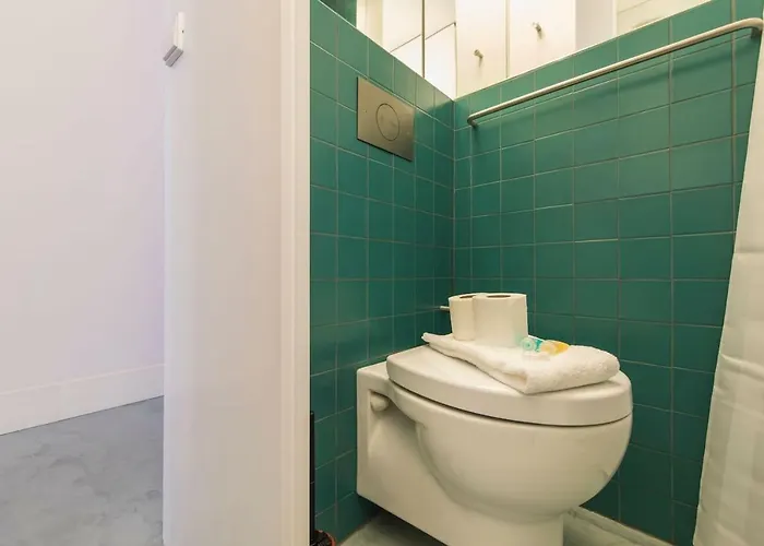 Апартаменти Lovelystay - Wide & Bright 4 Families