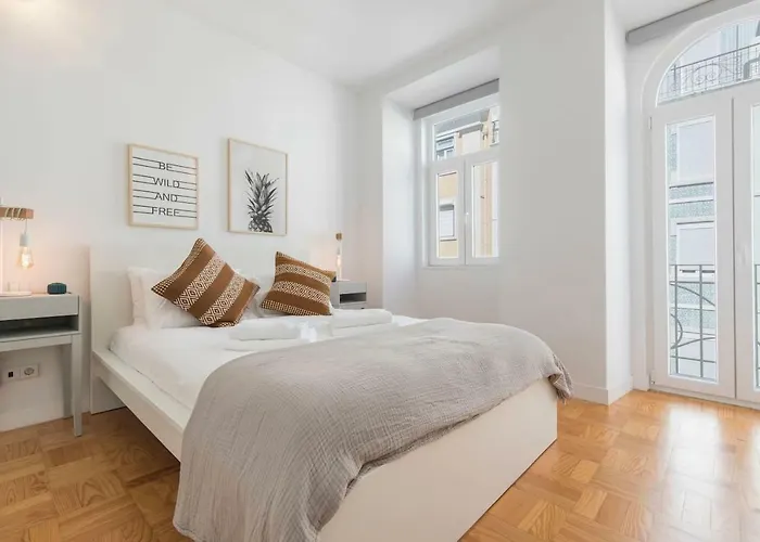 Lovelystay - Wide & Bright 4 Families Апартаменти