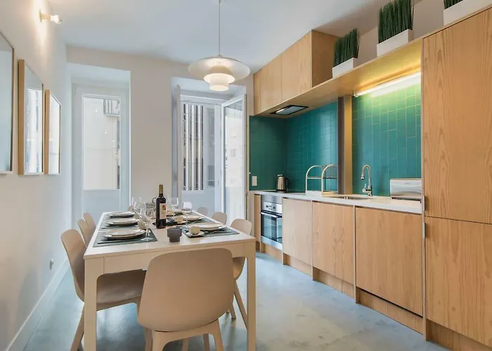 Апартаменти Lovelystay - Wide & Bright 4 Families Лісабон