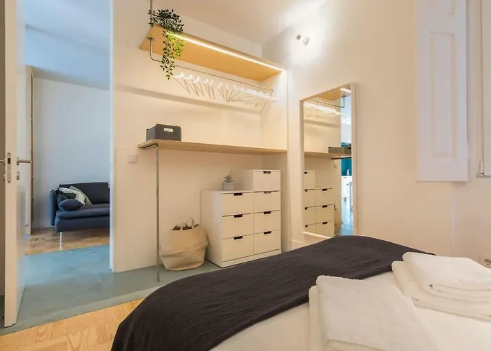 Апартаменти Lovelystay - Wide & Bright 4 Families Лісабон