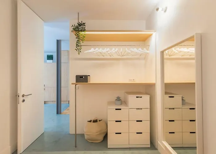 Lovelystay - Wide & Bright 4 Families Апартаменти