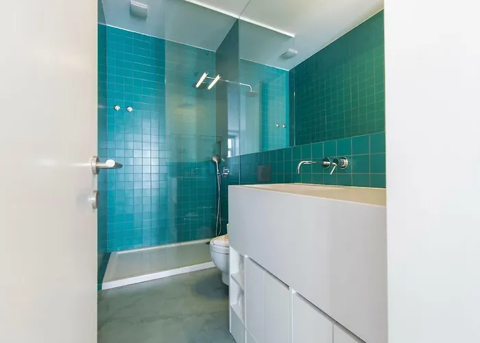 Апартаменти Lovelystay - Wide & Bright 4 Families