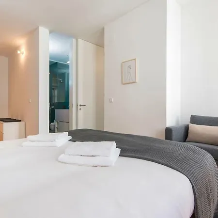 Lovelystay - Wide & Bright 4 Families Apartment Lissabon