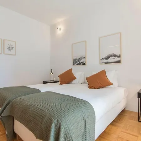 Lovelystay - Wide & Bright 4 Families Apartment Lissabon
